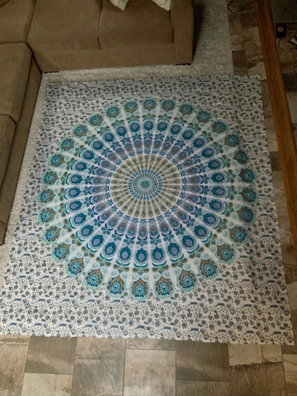 Pottery Barn Dorm Wall hanging 80x91 Boho Yoga Mandala Bed covering Teen Workout